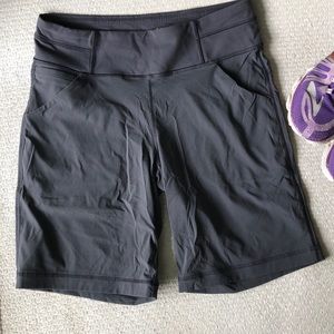 Lucy long semi-fitted shorts